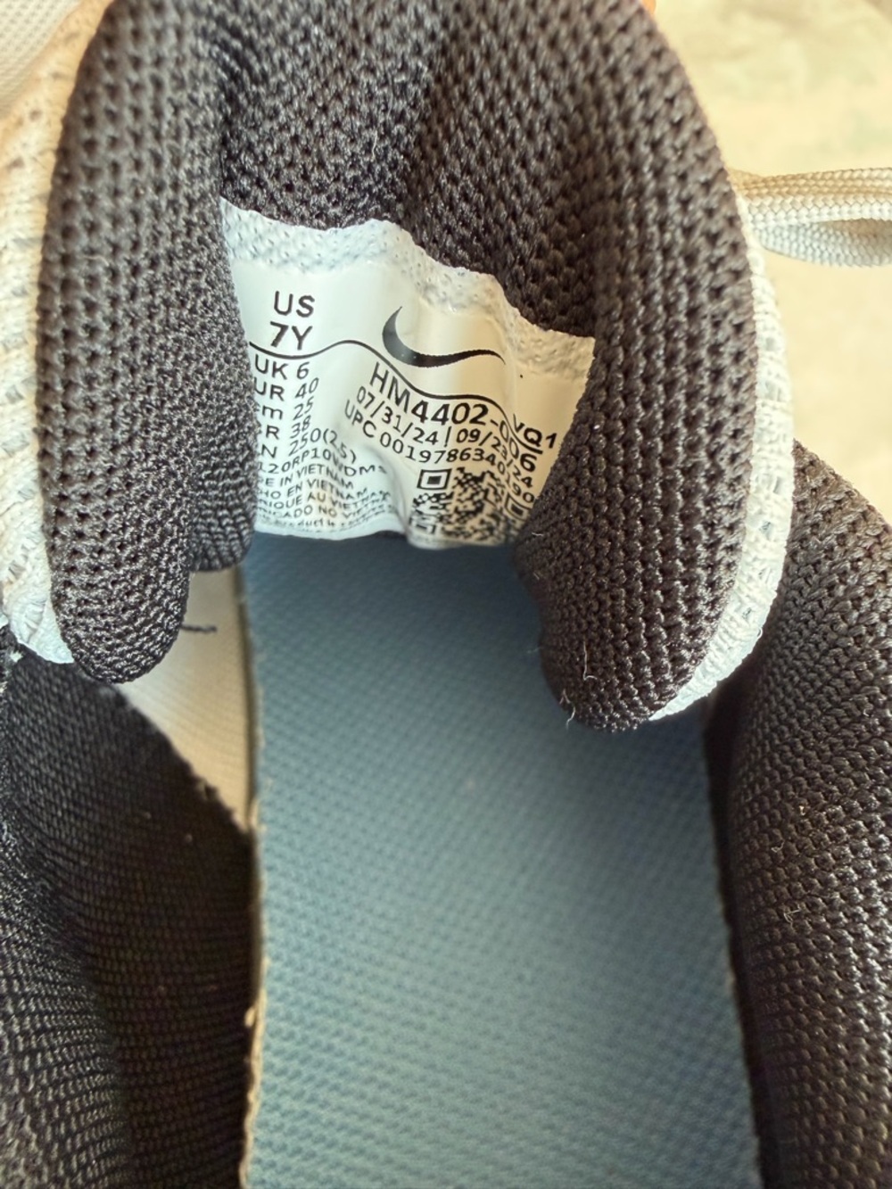 Nike Cosmic Runner Road Sneakers | 7Y | GS 'Pure Platinum Blue Beyond' Shoes - Picture 8 of 9